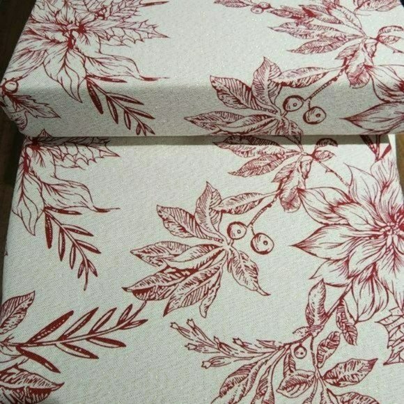 Rachel Ashwell Poinsettia Flowers Tablecloth 60x84in Oblong Gold Accents - Picture 3 of 12
